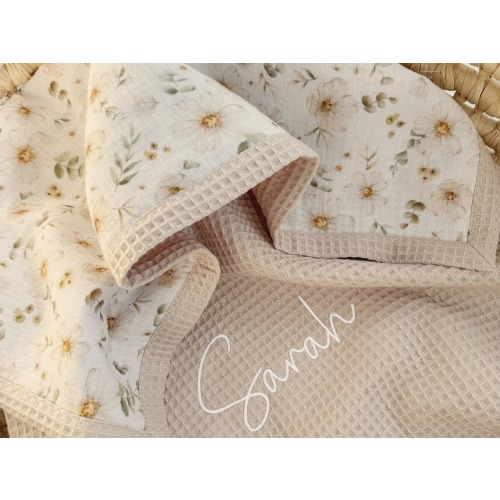 Waffle Baby Blanket with Name – Embroidered Name & Organic Cotton, Custom Newborn Gift, Beige Floral Blanket for Baby Girlz