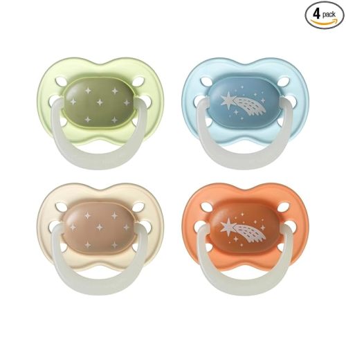 Tommee Tippee Night Time Pacifier, 0-6 Months, Symmetrical Silicone Baglet, BPA-Free Binkies, Glow in The Dark Technology, Twilight Tones, Pack of 4