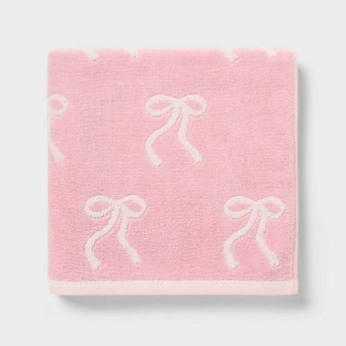 Bows Jacquard Kids' Bath Towel Pink - Pillowfort™
