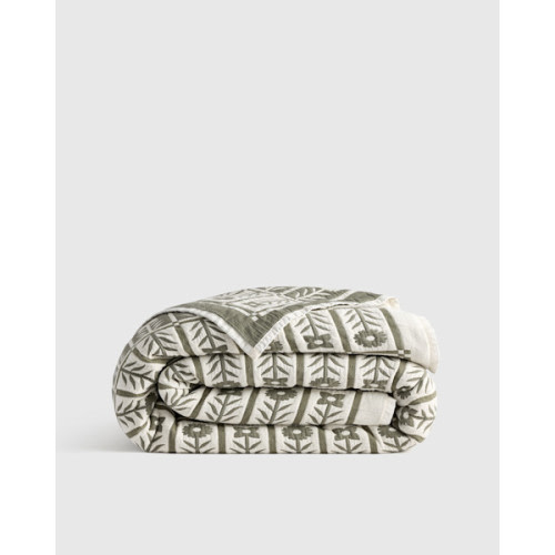 Organic Cotton Jacquard Floral Quilt in Dried Sage