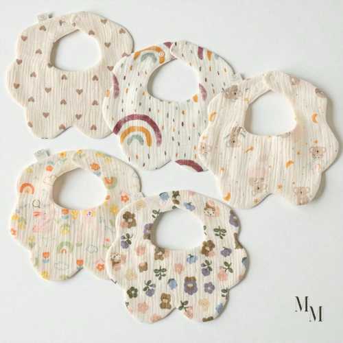 Muslin Baby Bib Scalloped Edge Flower Shaped Bandana Style Cotton Gauze Layered Absorbent Infant Essential Feeding Accessory Adjustable