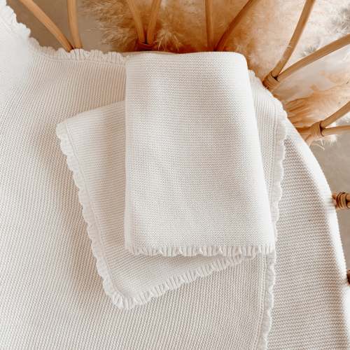 Heirloom Scallop Knit Blanket - Milk
