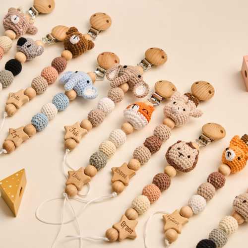 Custom Baby Name Pacifier Clip，Personalized Dummy Clip with Crocheted Animal ,Wooden Dummy Clip,Baby Shower & Newborn Gift,