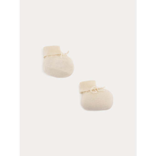 Cashmere booties in milk-white