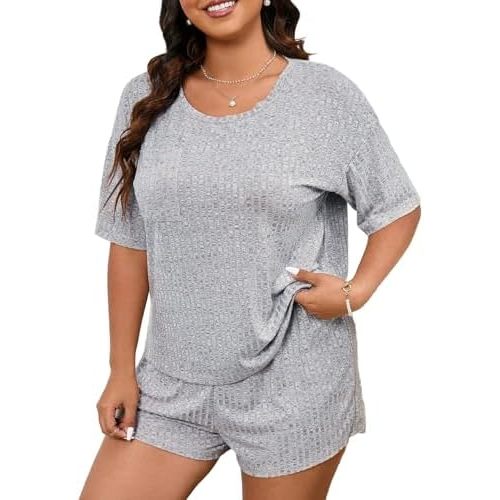 WDIRARA Women's Plus Size Ribbed Short Sleeve Top and Shorts Pajama Set Loungewear
