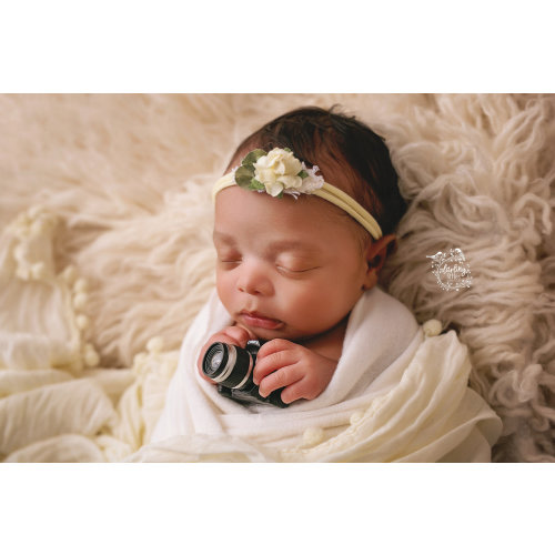 RTS Tiny newborn camera, actually flashes. Newborn photography prop.