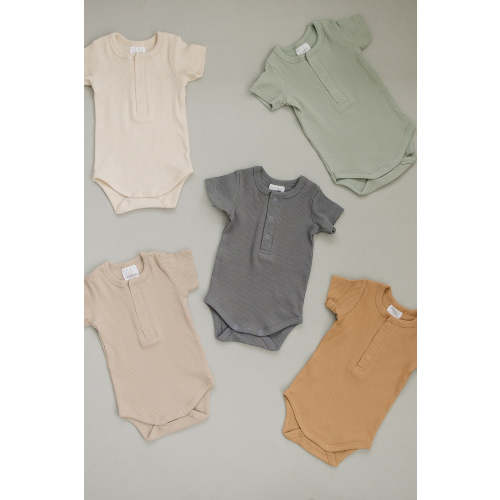 Vanilla Organic Cotton Ribbed Snap Bodysuit – Simple Steps Market