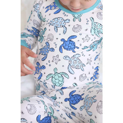 Sea Turtle Splash Two Piece Bamboo Pajamas | Caden Lane