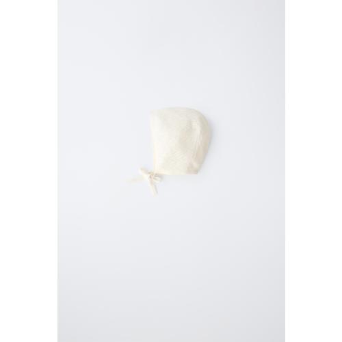 Knit bonnet