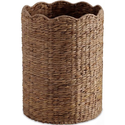 Best Choice Products Scalloped Laundry Large Round Hamper, Handwoven Laundry Basket for Clothes, Towels, Blankets, Multipurpose Storage Organizer For Laundry Room or Closet - Natural/White