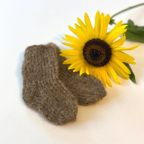 Hand Knitted Alpaca Silk Baby Socks: Hypoallergenic, 0-3 Months