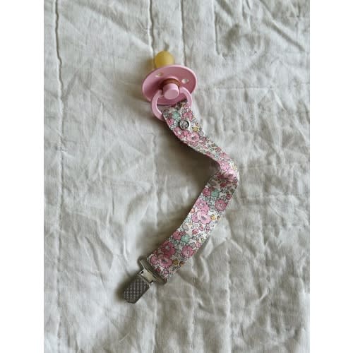 Pacifier Clip Pink Betsy