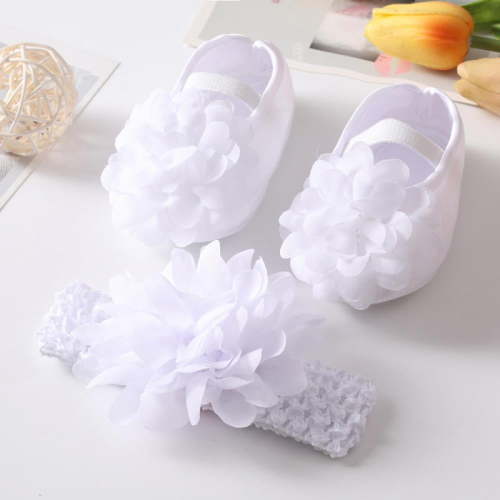 URMAGIC Infant Baby Girl Shoes Baby Mary Jane Flats Princess Wedding Dress Shoes Crib Shoe for Newborns, Infants, Babies, and Toddlers 0-6 Months