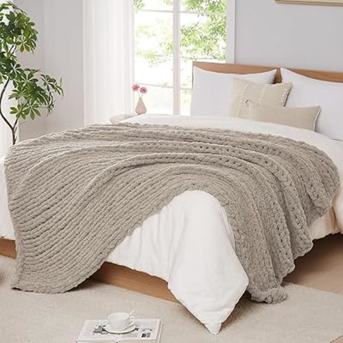 L'AGRATY Chunky Knit Throw Blanket for Couch, 50 x 60 Inches, Light Linen