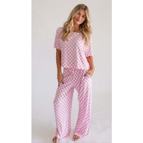 Women's T-Shirt and Pants Set in Pink Checkered