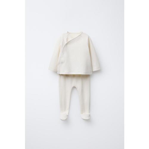 TEXTURED T-SHIRT AND LEGGINGS SET - Ecru | ZARA United States