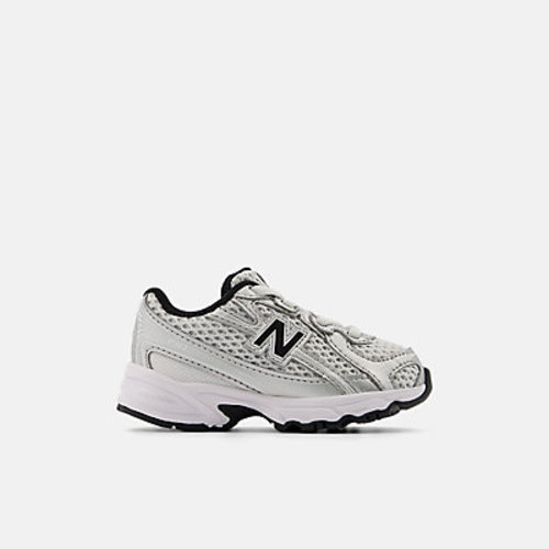 740 Bungee Lace - New Balance (Size 5)