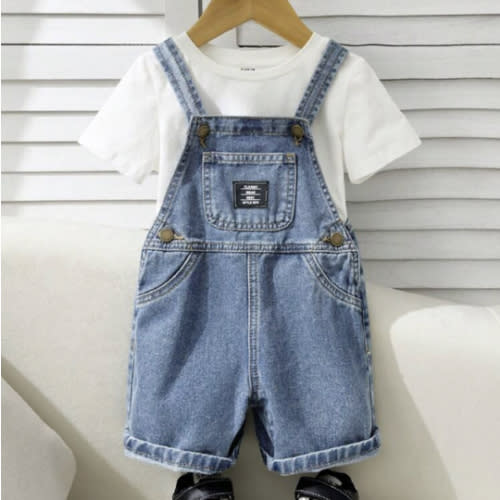 SHEIN Baby Boys' Summer Casual Patched Detail Baggy Straight Leg Denim Overalls Jumpsuit Jeans Shorts Without Tee, For Spring/Summer Outfits,Kids Denim Romper
