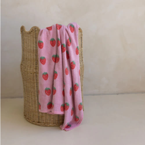 STRAWBERRY BLANKET