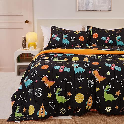 Yibeizi Space Dinosaur Kids Comforter Set for Boys Twin, Cute Quilted Black Printed Bedding Set with Pillow Sham, Lightweight Soft Breathable Machine Washable Bed Set 2 Piece