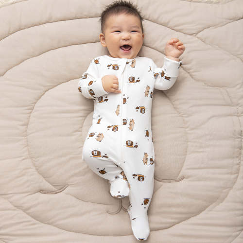 Cub with Honey Print on Off-White Sleeper