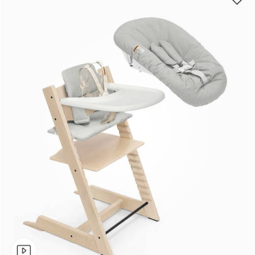 This high chair with dark oak wood, blue chair piece, nordic grey cushion, grey tray, and light gray newborn seat! :)