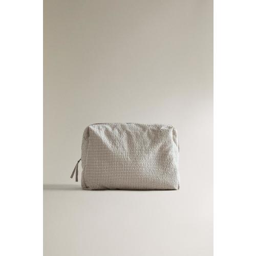 CHILDREN'S GINGHAM TOILETRY BAG