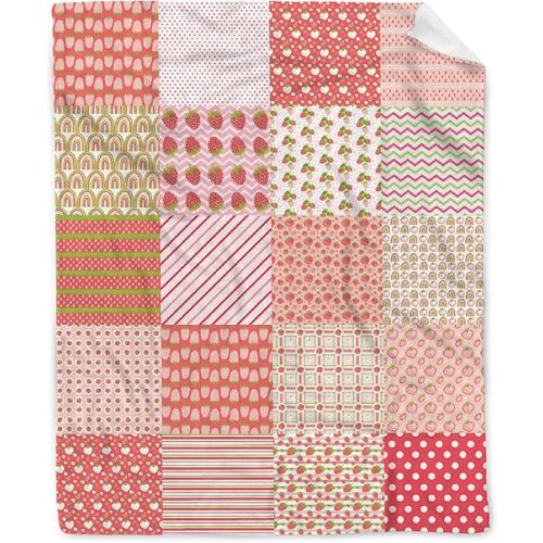 Strawberry Pattern Blanket, Soft Flannel Throws Cozy Lightweight Blankets for Couch Bed Sofa, Practical Gift Unisex Small 50"×40" for Kid/Child