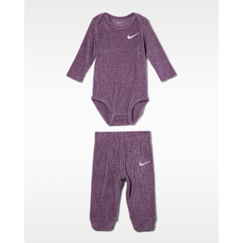 Nike Baby Essentials Baby (0-6M) Long-Sleeve Bodysuit and Pants Set. Nike.com