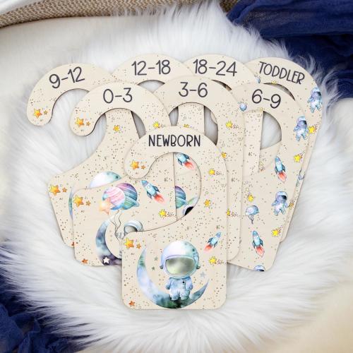 Outer Space Clothing Dividers, Astronaut Baby Clothing Divider, Wood Wardrobe Divider, Nursery Closet Divider, Outer Space Nursery T67