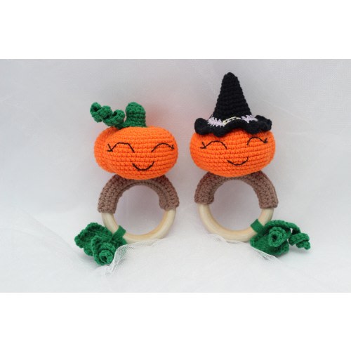 Crochet pumpkin rattle, Little pumpkin baby shower, Halloween baby gift, Pumpkin baby shower gift, autumn baby shower