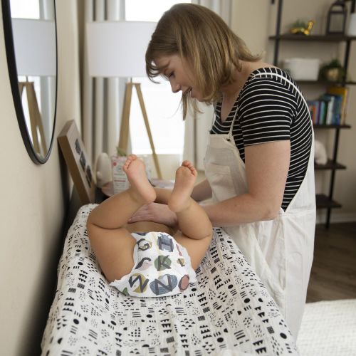 Wetness Indicator Diapers - Plant-Based & Fragrance-Free | Honest