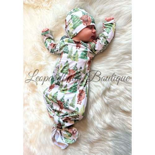 Highland Forrest Knotted Gown and Hat Set