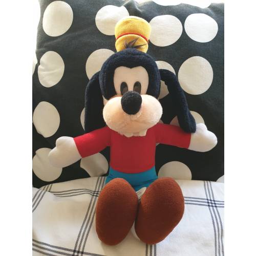 Lovely Authentic Disneyland Walt Disney World Vintage 80s Goofy Plush Stuffed Toy Vintage Guffy Cuddly Toy Baby Goofy in great condition 15"