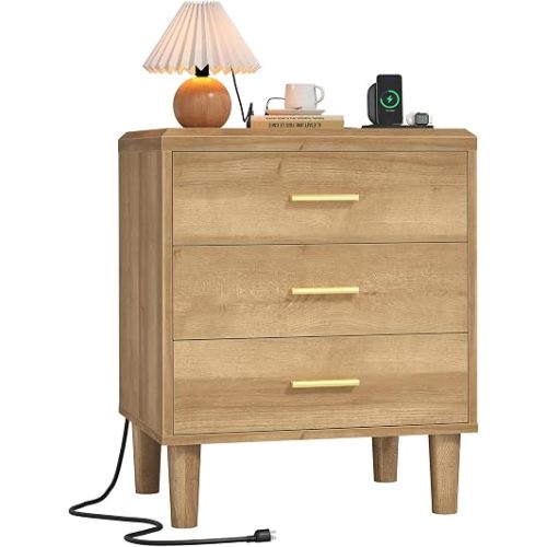 IKENO Wooden Nightstand with Charging Station, 3 Drawers Night Stand with Solid Wood Legs, Morden Nightstand with USB-C Port, Bed Side Table for Bedroom, Natural Wood Color