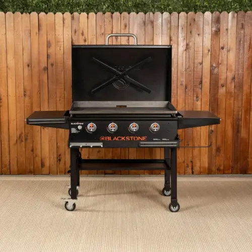 Blackstone 36 in. Griddle with Hinged Hood, Front Shelf and Soft Cover