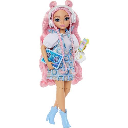 Barbie Dream Besties Doll and Accessories, Daisy Jean Posable Fashion Doll with Removable Fashions & Wavy Pink Hair, 9 DJ & Music Themed Pieces