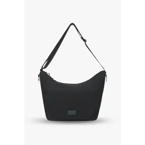 Roam Crossbody Diaper Bag / Mid(dle of the)night Black