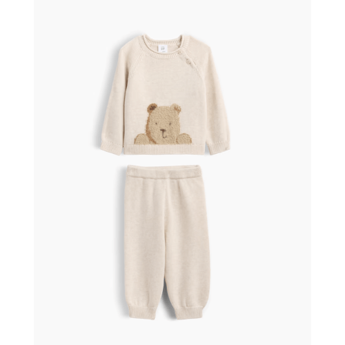 Baby Brannan Bear Sweater Set
Color Oatmeal Heather size 6-9 MO