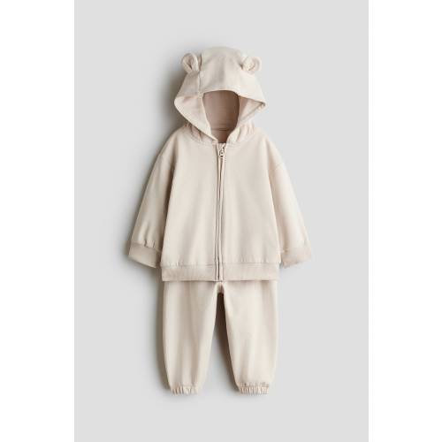 2-PIECE HOODIE AND JOGGERS SET