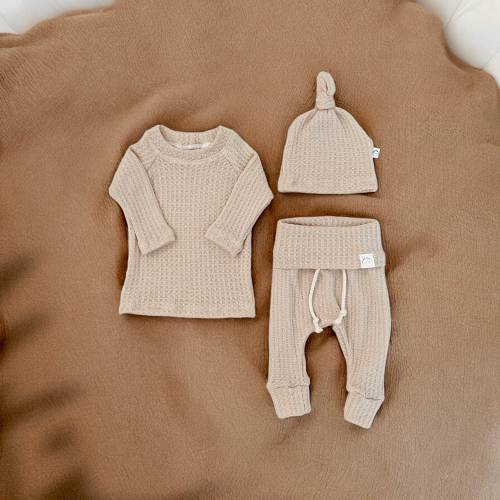 Cream Waffle Knit Baby Outfit – Gender Neutral Newborn Clothes Set with Pants, Shirt & Hat | Unisex Baby Shower Gift | Coming Home Outfit