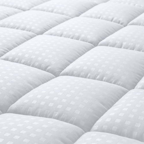 "VOUA California King Plush Quilted Fitted Mattress Pad Protector, Breathable Soft Topper with 8-21"" Deep Pocket, White"