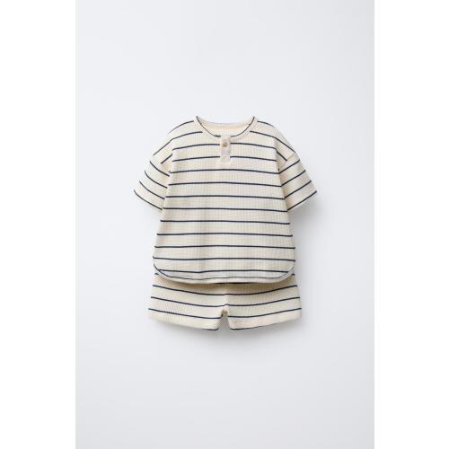 STRIPED WAFFLE SHIRT AND BERMUDA TOTAL LOOK