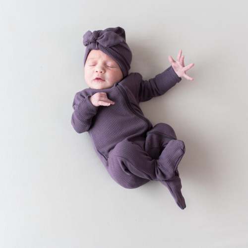 Ribbed Zipper Footie in Currant