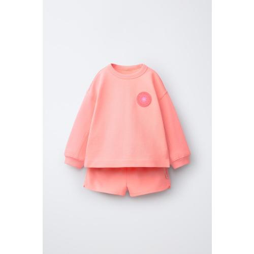 SWEATSHIRT AND BERMUDA SET WITH RUBBERIZED PATCH - Faded pink | ZARA United States