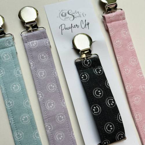 Smiley Pacifier Clip, Binky Holder, Retro Baby Outfit, Smiley Face Baby, Pastel Baby Gift, Lavender Baby Gift, Neutral Smiley Baby Accessory
