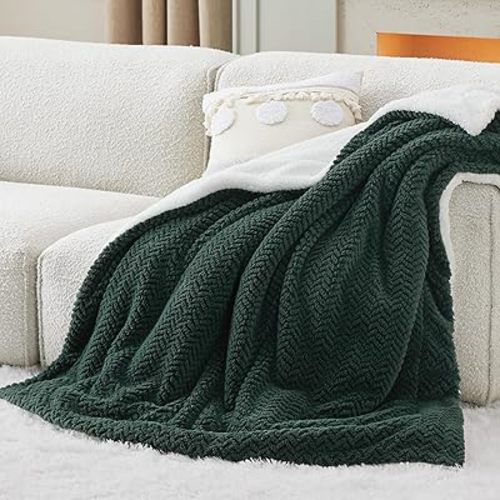 Bedsure Sherpa Fleece Throw Blanket for Couch - Herringbone Pattern Room Decor, Thick and Warm Blanket for Winter, GentleSoft Fuzzy Cozy Gifts for Women, Dark Green, 50x60 Inches