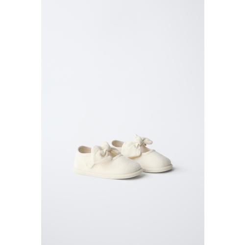 BAREFOOT BOW SNEAKERS - Sandy Brown | ZARA United States