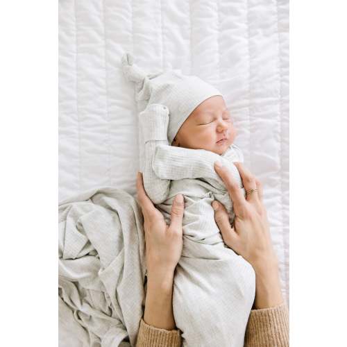 Stevie Ribbed Newborn Hat Bundle (Gown)