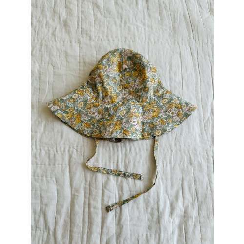 Yvonne hat sunkissed (baby)